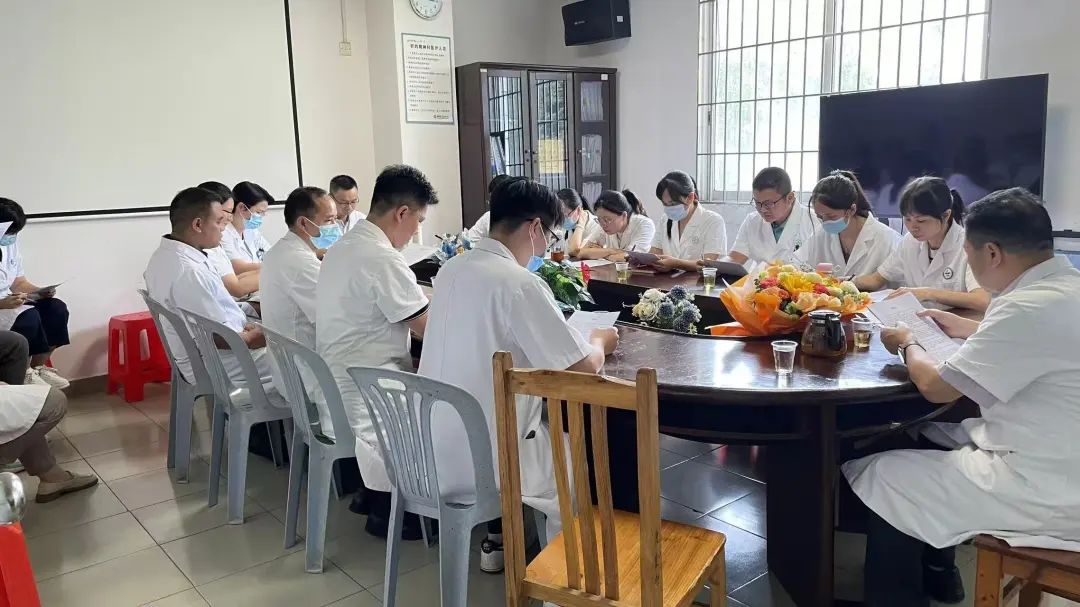 致敬醫(yī)者仁心，共繪醫(yī)療新篇章