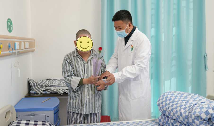 新春送暖，情滿病房